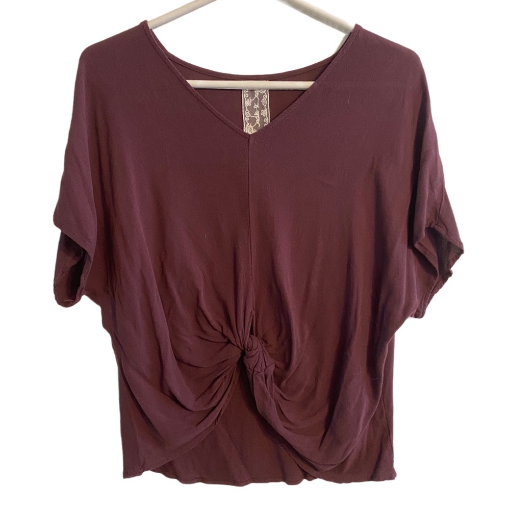 Sadie & Sage Wine Colored Knot Front Top Size S